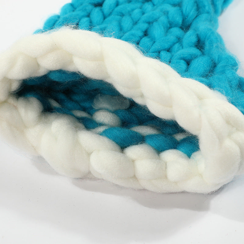 BLYNTRA Christmas Plush Hat – Cute Pompom Winter Beanie for All Ages BLYNTRA