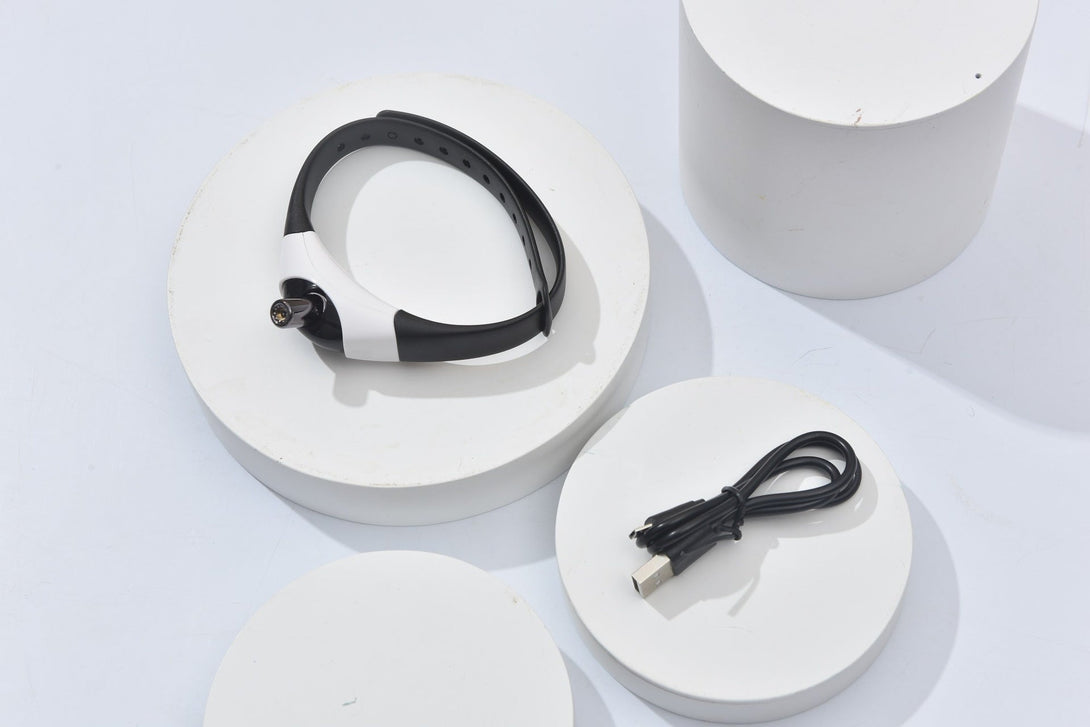 BLYNTRA™ Hands-Free Laser Collar – Smart & Funny Cat Toy BLYNTRA