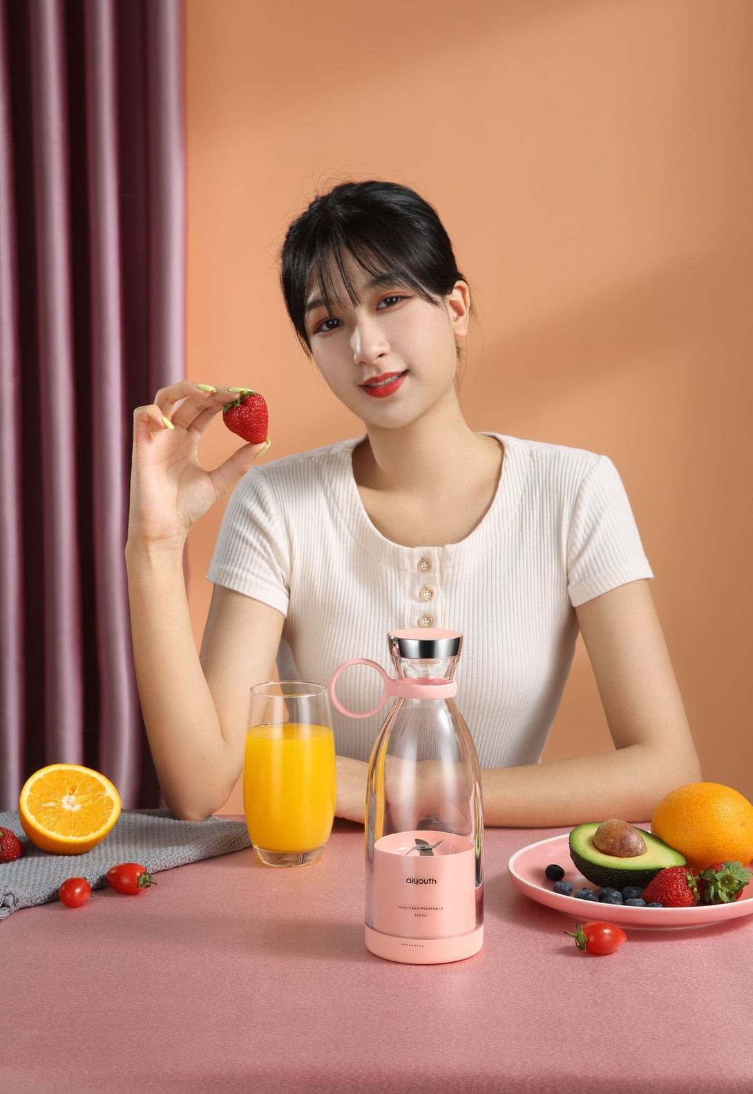 JuiceGo Mini Portable Blender . Silicone Back Scrub Bath Brush